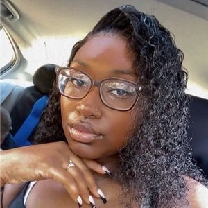 Meet your Posher, Ashifa